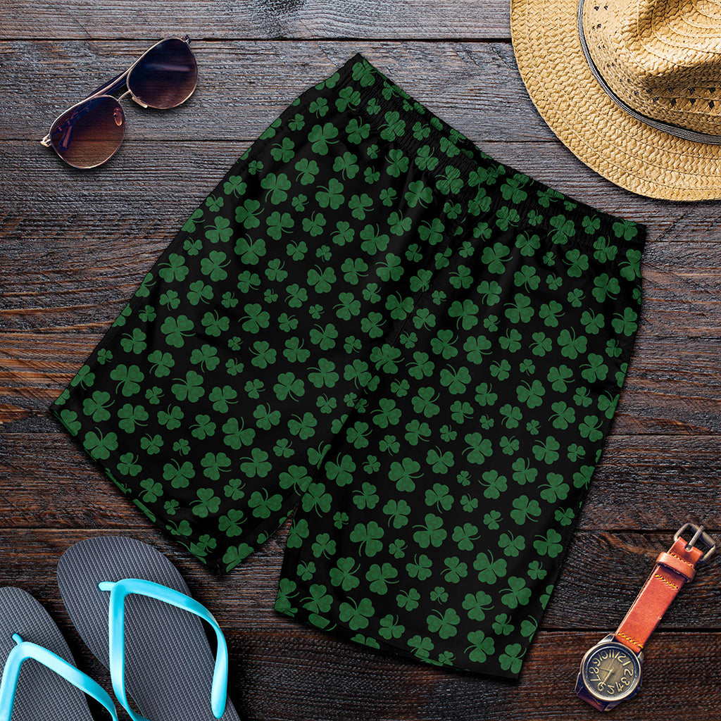 Black And Green Shamrock Pattern Print Men's Shorts