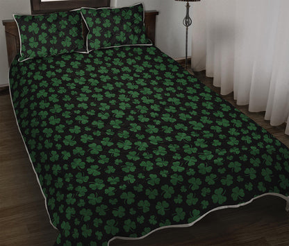 Black And Green Shamrock Pattern Print Quilt Bed Set