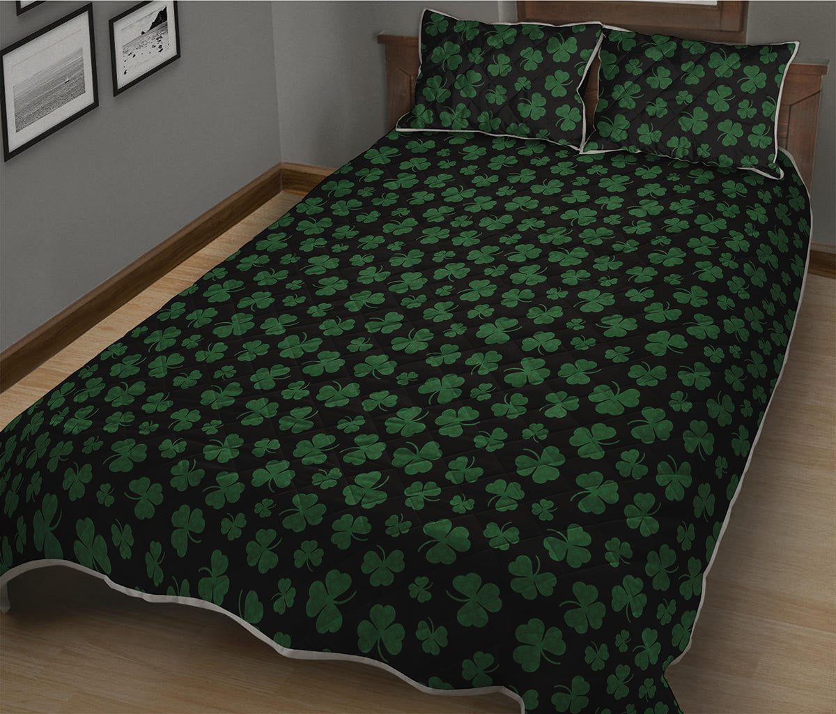 Black And Green Shamrock Pattern Print Quilt Bed Set