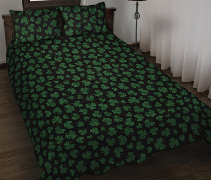 Black And Green Shamrock Pattern Print Quilt Bed Set