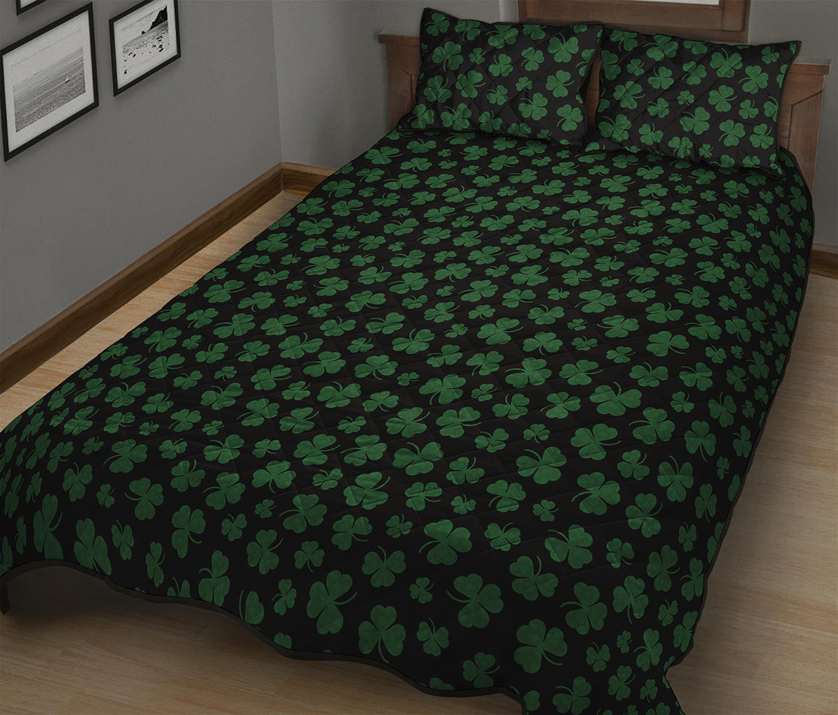 Black And Green Shamrock Pattern Print Quilt Bed Set