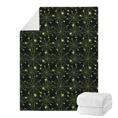 Black And Green Spider Web Pattern Print Blanket