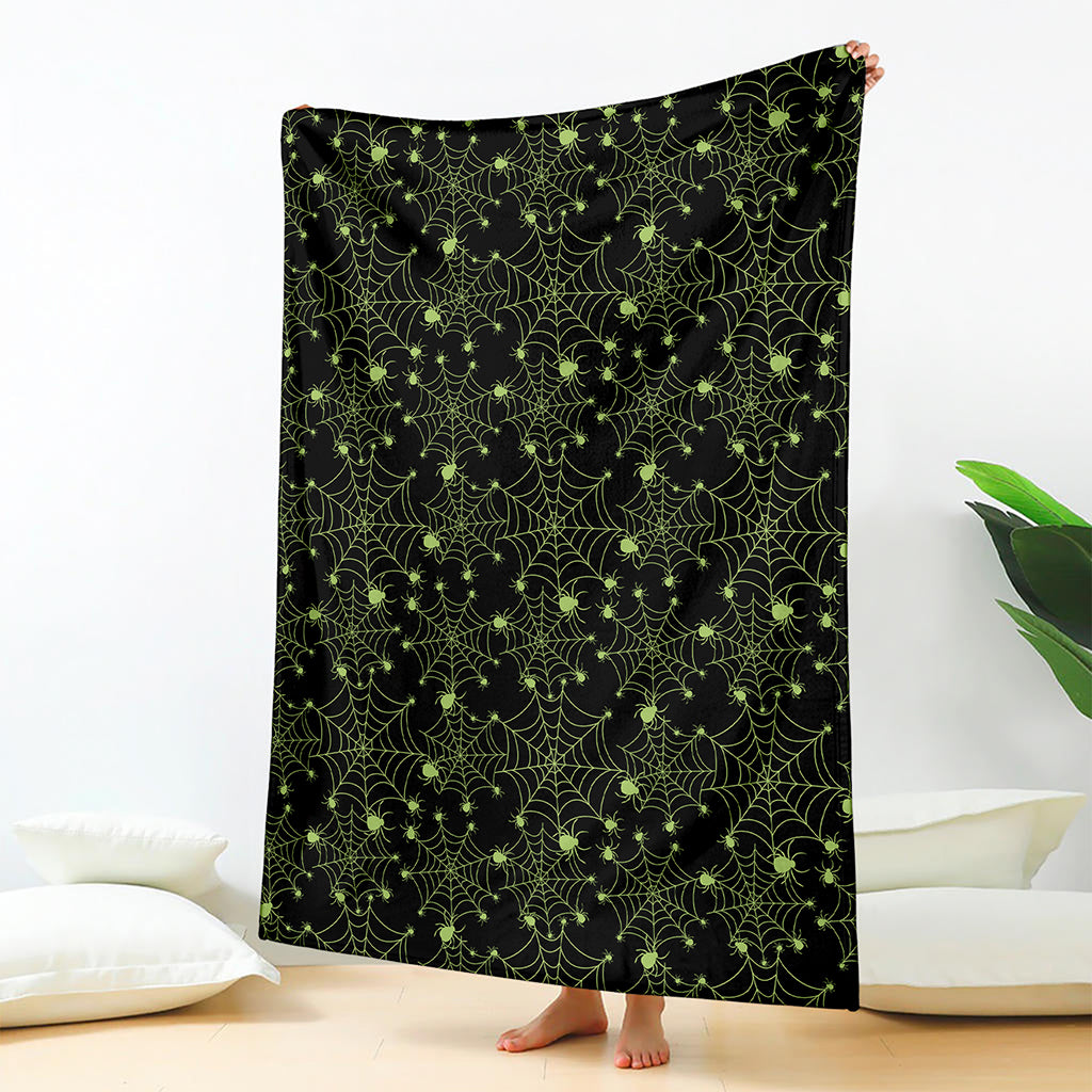 Black And Green Spider Web Pattern Print Blanket