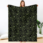 Black And Green Spider Web Pattern Print Blanket