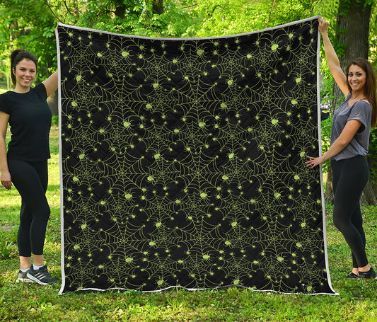 Black And Green Spider Web Pattern Print Quilt