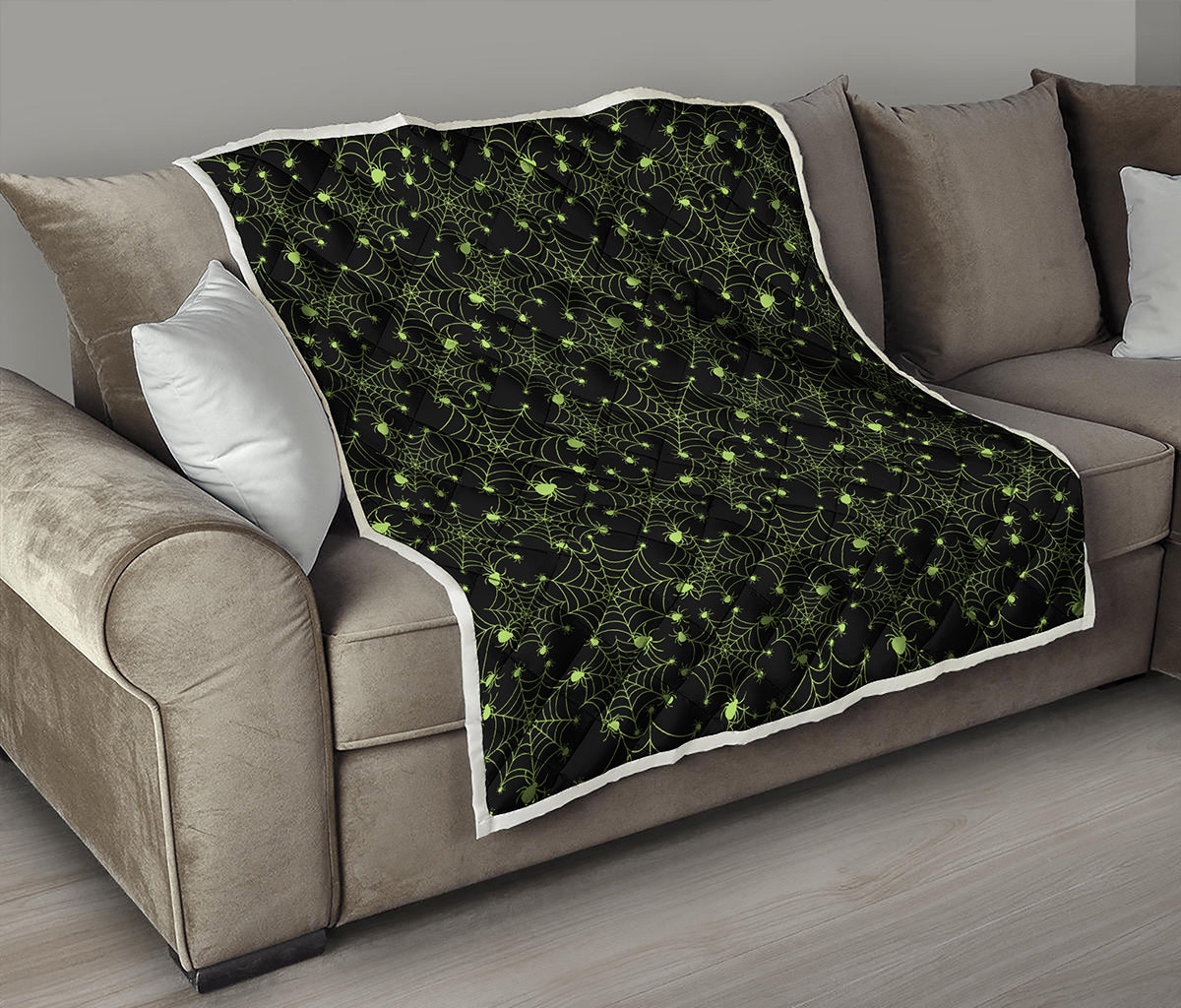 Black And Green Spider Web Pattern Print Quilt