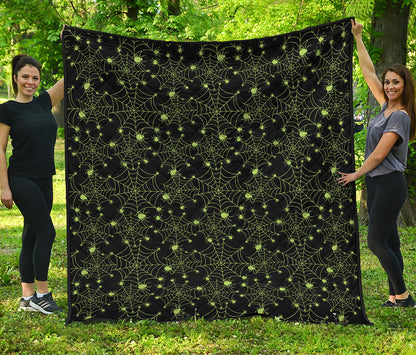 Black And Green Spider Web Pattern Print Quilt