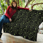 Black And Green Spider Web Pattern Print Quilt