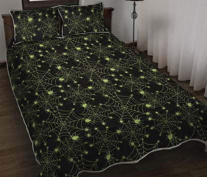 Black And Green Spider Web Pattern Print Quilt Bed Set
