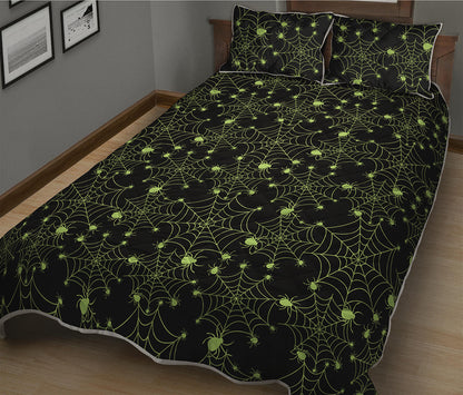 Black And Green Spider Web Pattern Print Quilt Bed Set