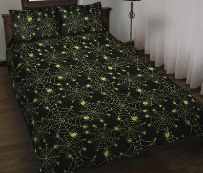 Black And Green Spider Web Pattern Print Quilt Bed Set