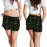 Black And Green Spider Web Pattern Print Women's Shorts