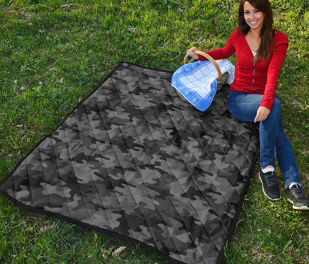 Black And Grey Camouflage Print Quilt