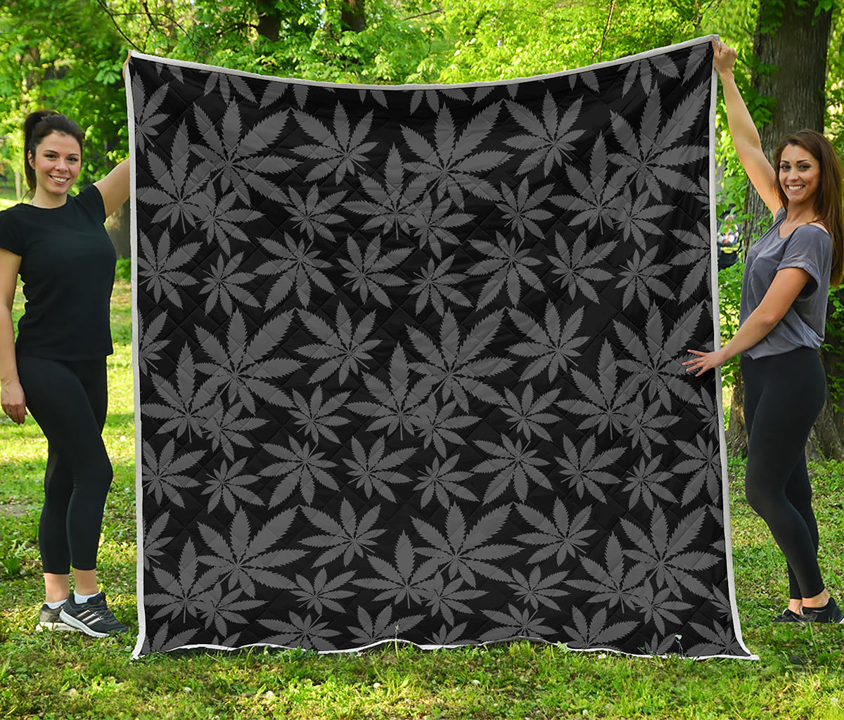 Black And Grey Pot Leaf Pattern Print Quilt
