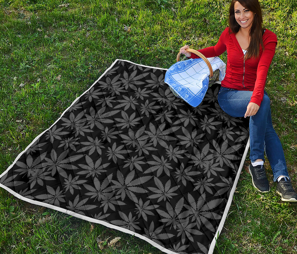 Black And Grey Pot Leaf Pattern Print Quilt