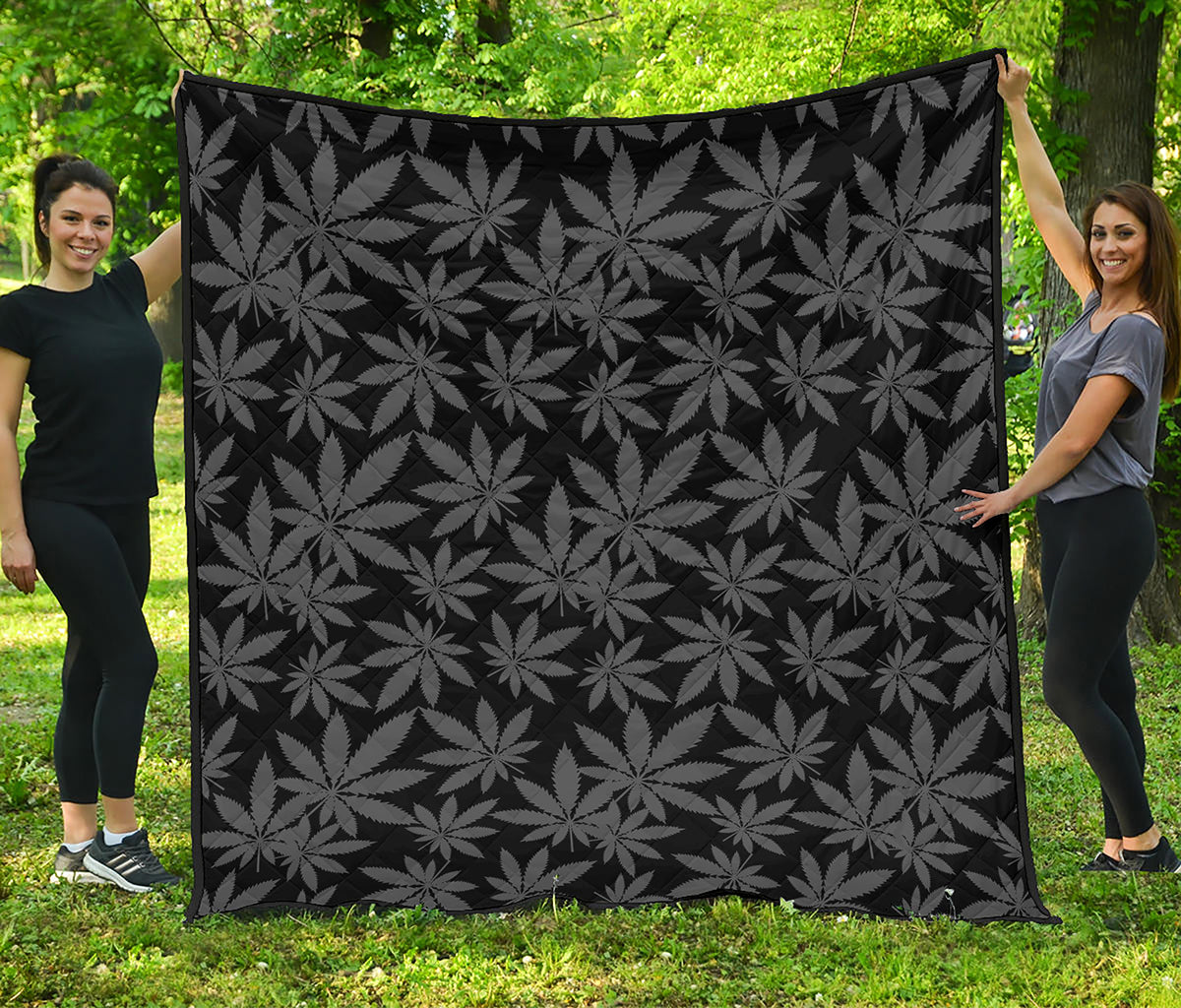 Black And Grey Pot Leaf Pattern Print Quilt
