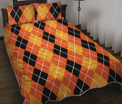 Black And Orange Argyle Pattern Print Quilt Bed Set