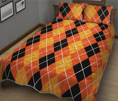 Black And Orange Argyle Pattern Print Quilt Bed Set