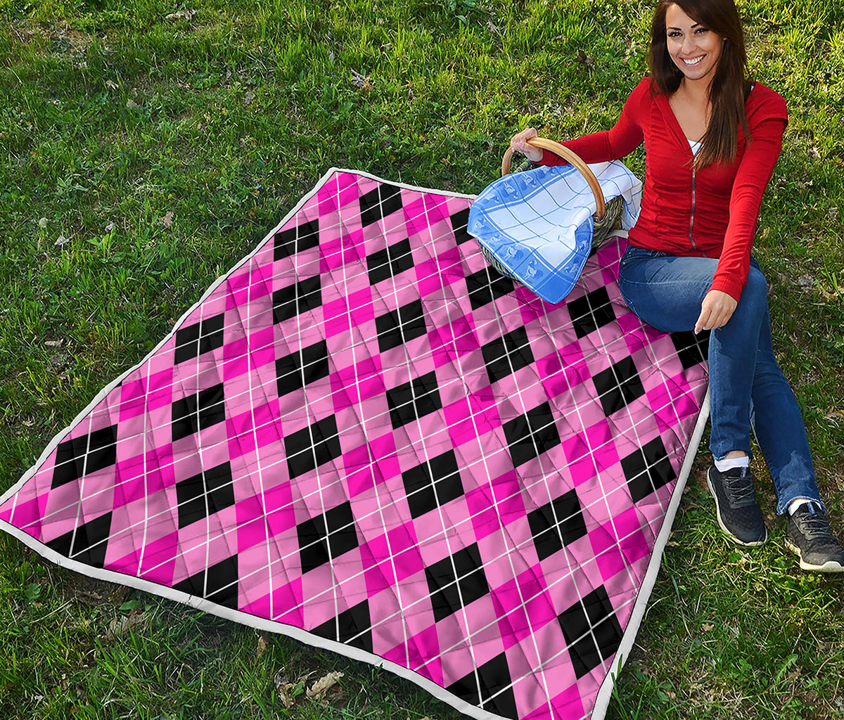 Black And Pink Argyle Pattern Print Quilt