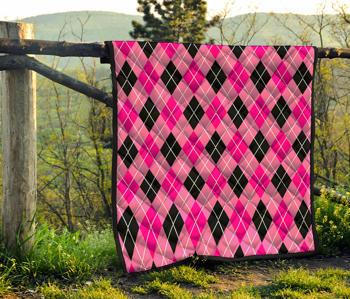 Black And Pink Argyle Pattern Print Quilt