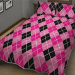 Black And Pink Argyle Pattern Print Quilt Bed Set