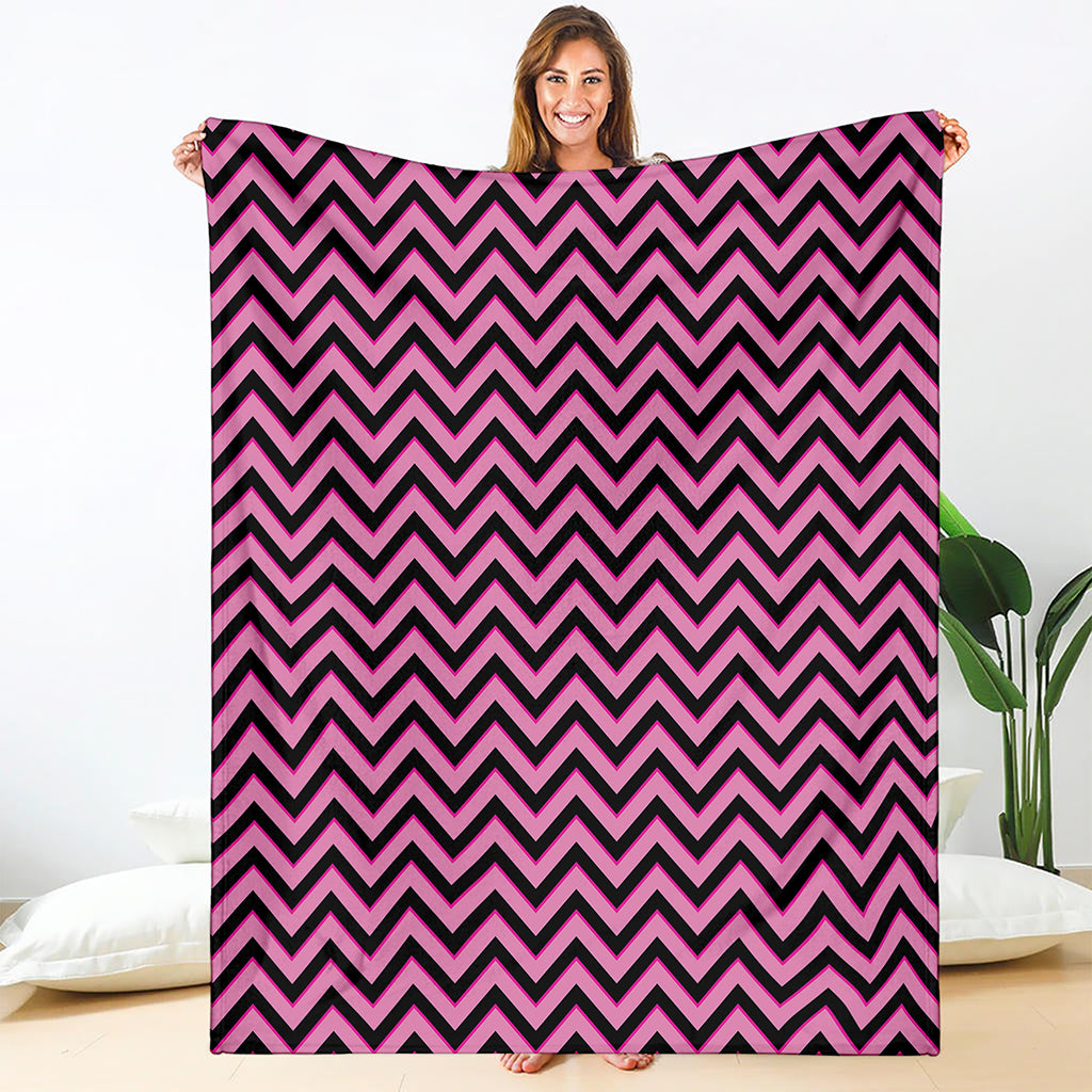 Black And Pink Chevron Pattern Print Blanket