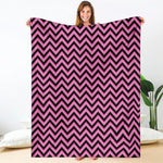 Black And Pink Chevron Pattern Print Blanket