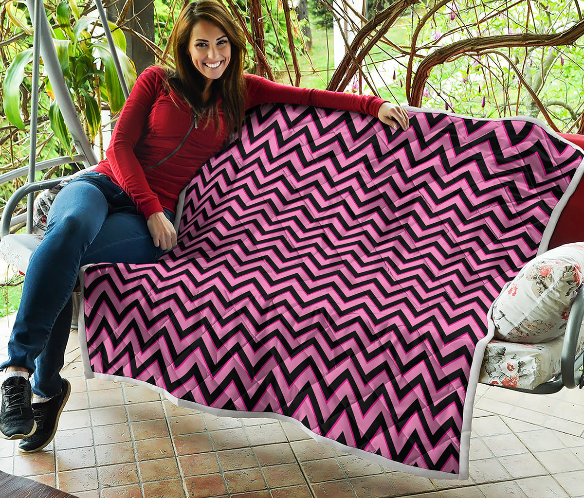 Black And Pink Chevron Pattern Print Quilt