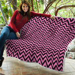 Black And Pink Chevron Pattern Print Quilt