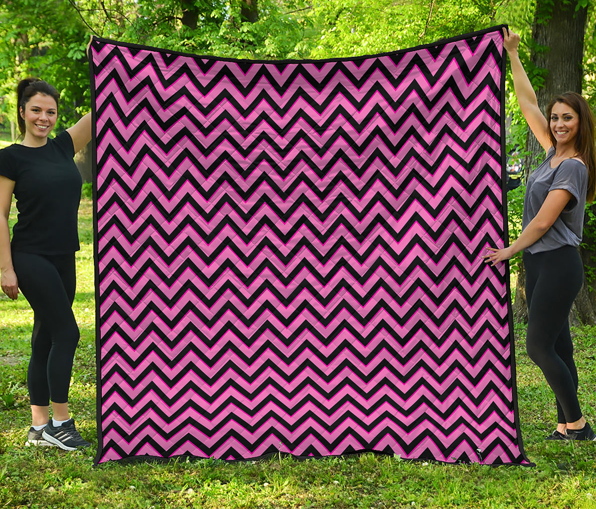 Black And Pink Chevron Pattern Print Quilt
