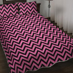 Black And Pink Chevron Pattern Print Quilt Bed Set