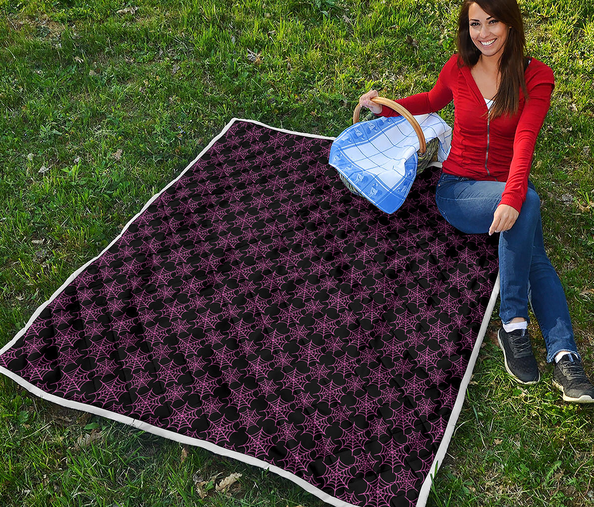 Black And Pink Spider Web Pattern Print Quilt