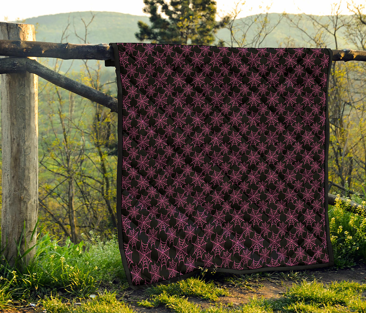 Black And Pink Spider Web Pattern Print Quilt