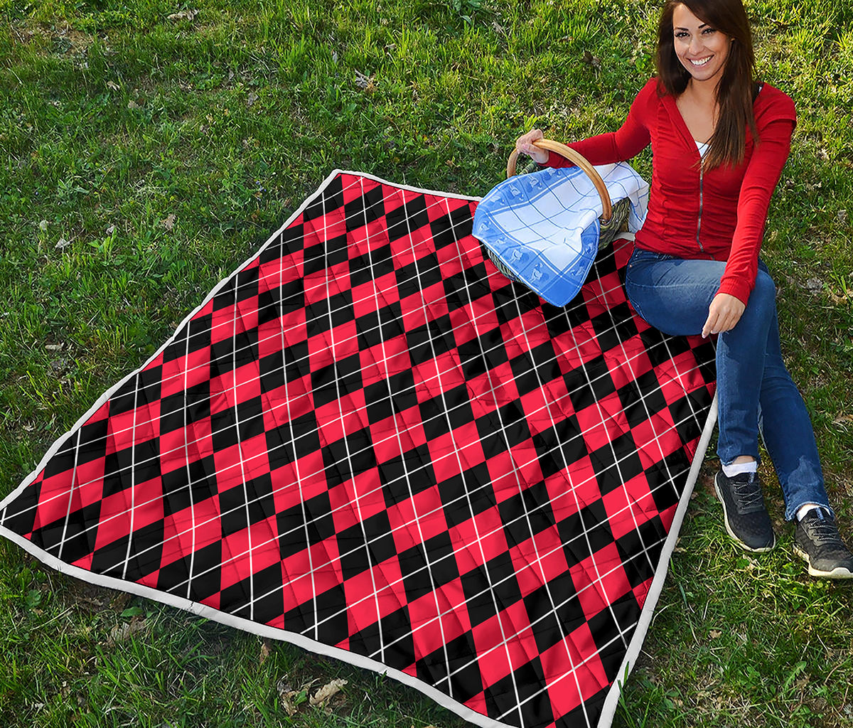 Black And Red Argyle Pattern Print Quilt