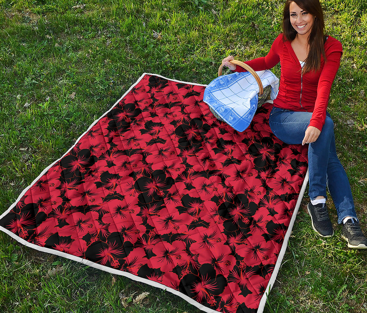 Black And Red Hibiscus Pattern Print Quilt