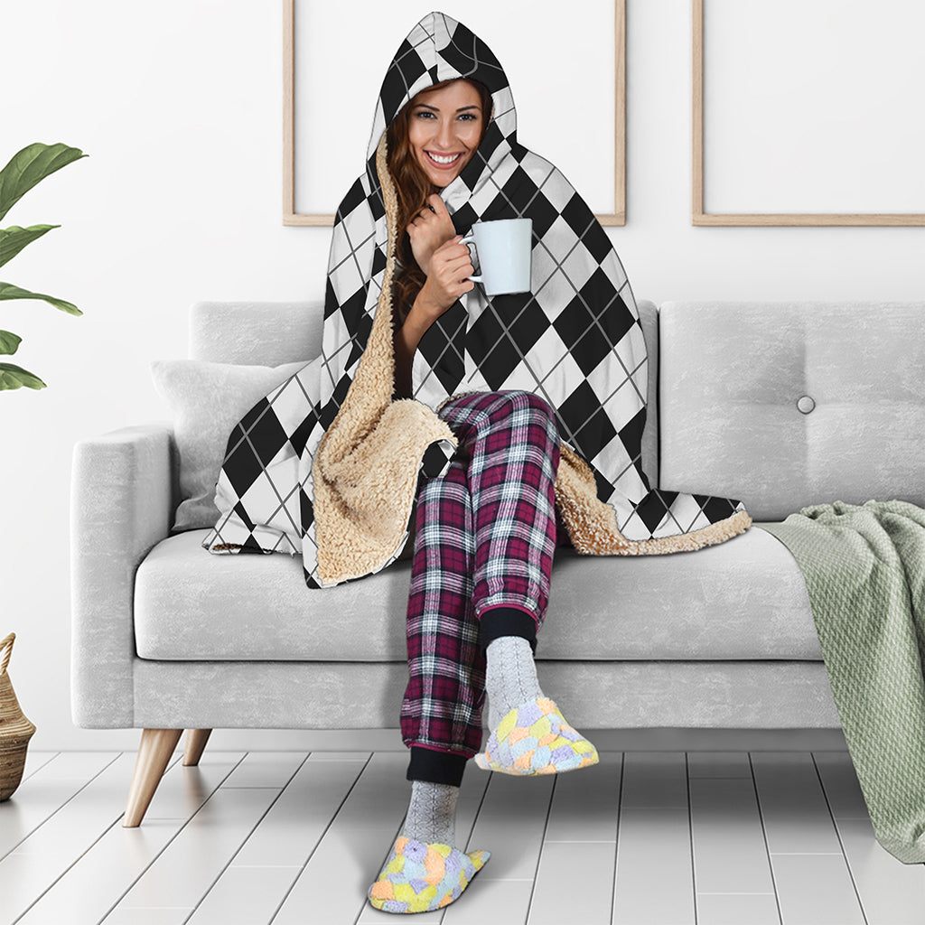 Black And White Argyle Pattern Print Hooded Blanket
