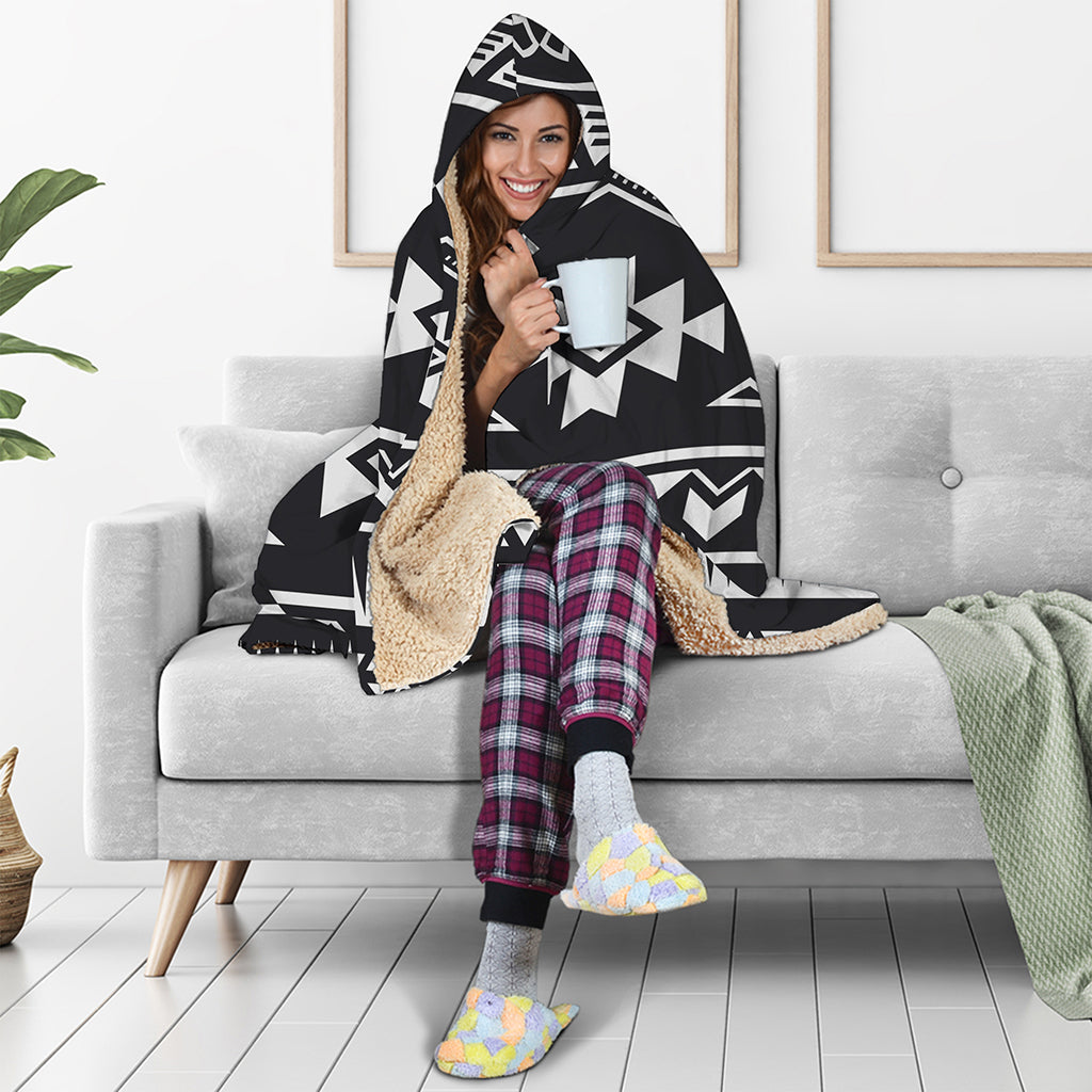 Black And White Aztec Pattern Print Hooded Blanket