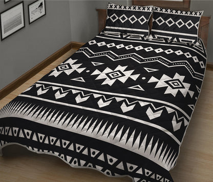 Black And White Aztec Pattern Print Quilt Bed Set