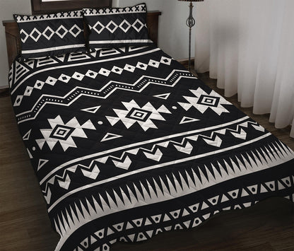 Black And White Aztec Pattern Print Quilt Bed Set