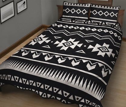 Black And White Aztec Pattern Print Quilt Bed Set