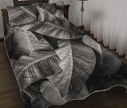 Black And White Banana Leaf Print Quilt Bed Set