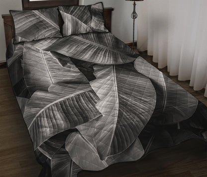 Black And White Banana Leaf Print Quilt Bed Set