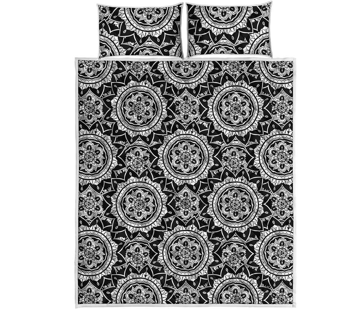 Black And White Boho Mandala Print Quilt Bed Set