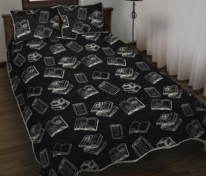 Black And White Books Pattern Print Quilt Bed Set