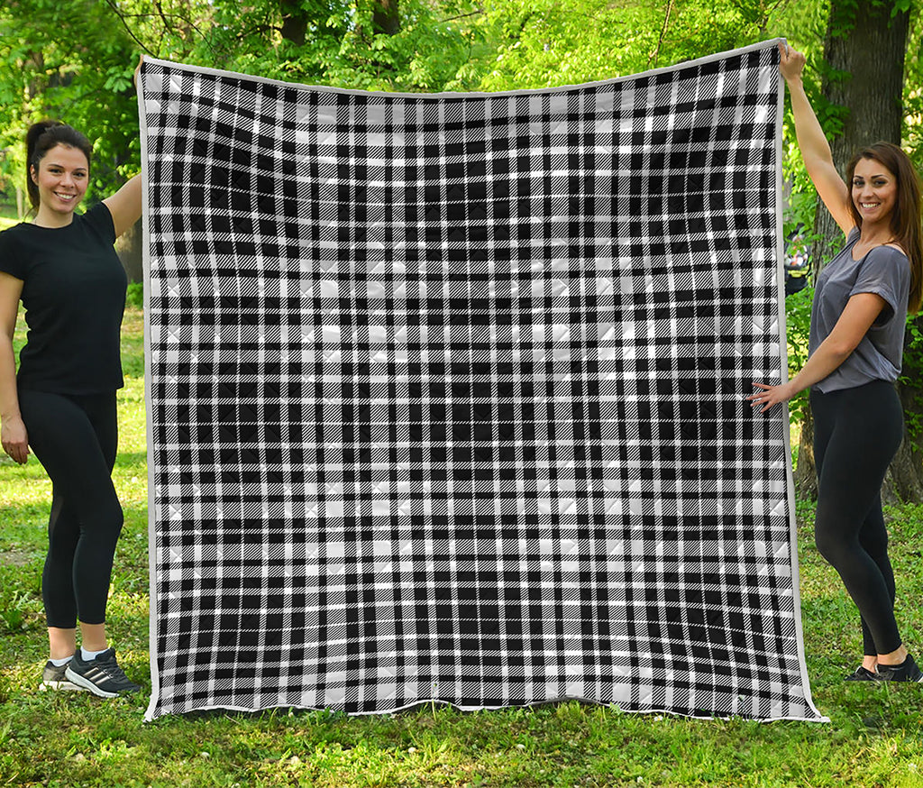 Black And White Border Tartan Print Quilt