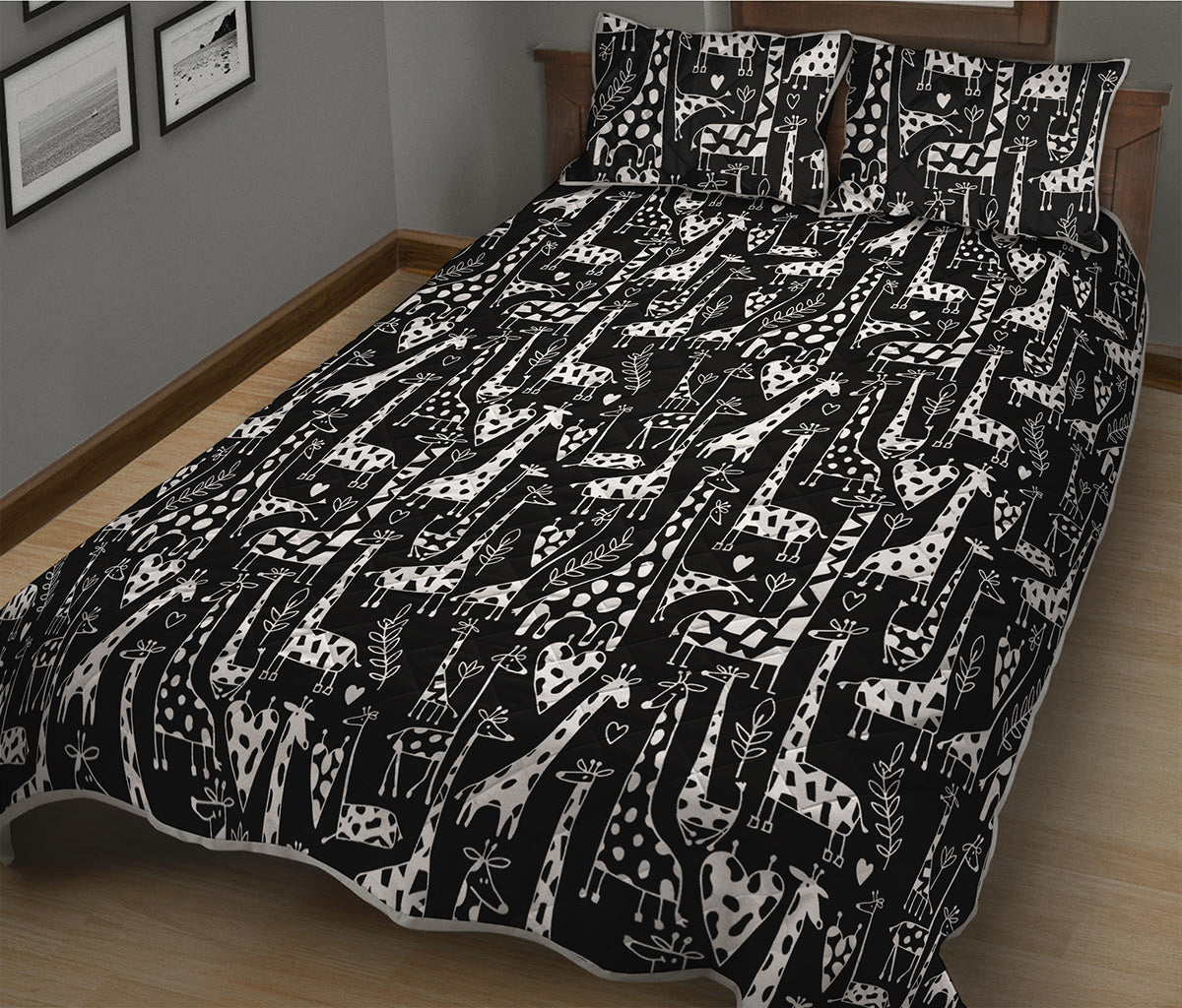 Black And White Cartoon Giraffe Print Quilt Bed Set