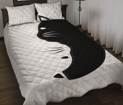 Black And White Cat Yin Yang Print Quilt Bed Set