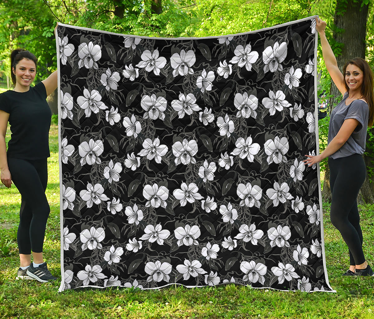 Black And White Cattleya Pattern Print Quilt