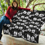 Black And White Cattleya Pattern Print Quilt