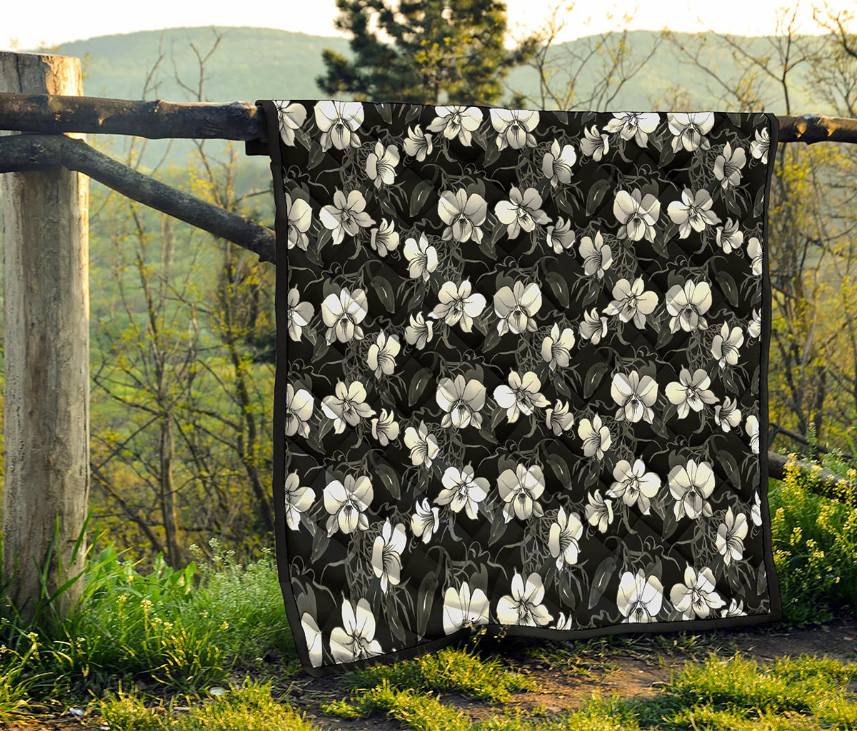 Black And White Cattleya Pattern Print Quilt